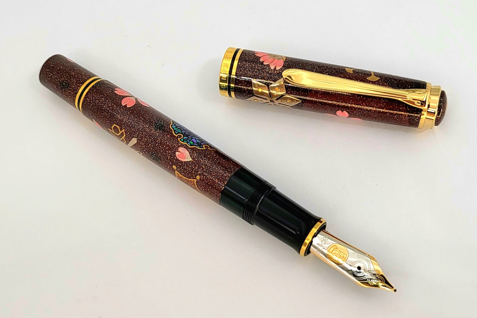 PelikanLEMakieM1000SnowMoonFlowerFP_G